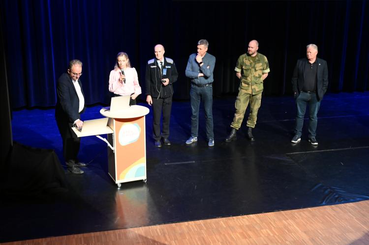 Bilde av personer i fagpanelet