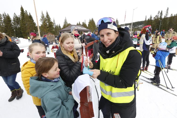 Bilde av Marit Bjørgen under Marit Bjørgen-rennet på Støren. Foto: Bjørn Ivar Haugen/Gauldalsposten