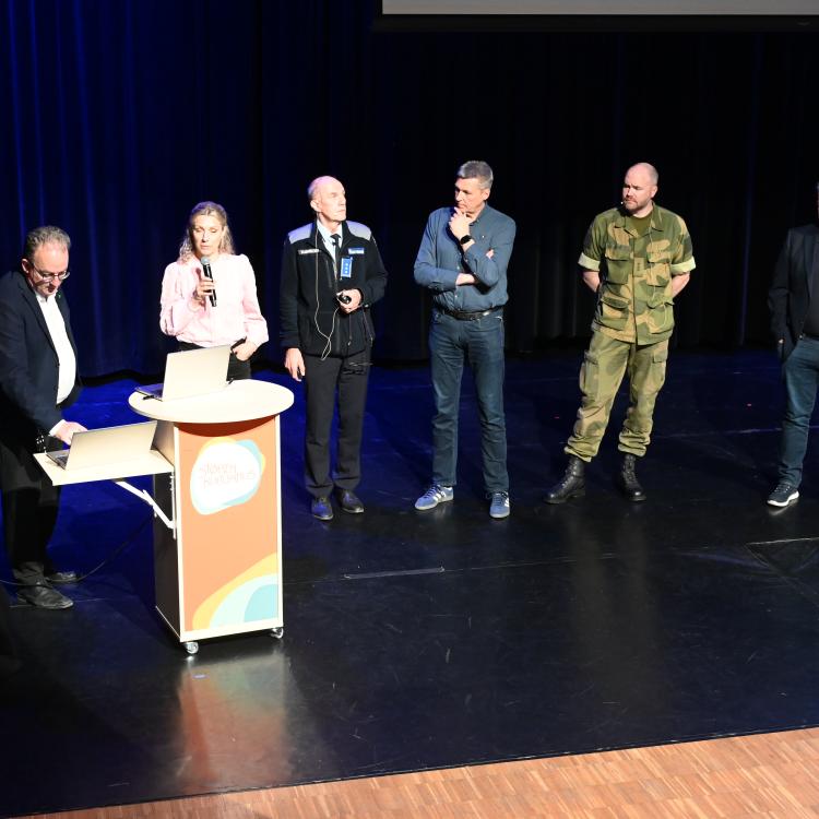 Bilde panel av beredskapsfolk
