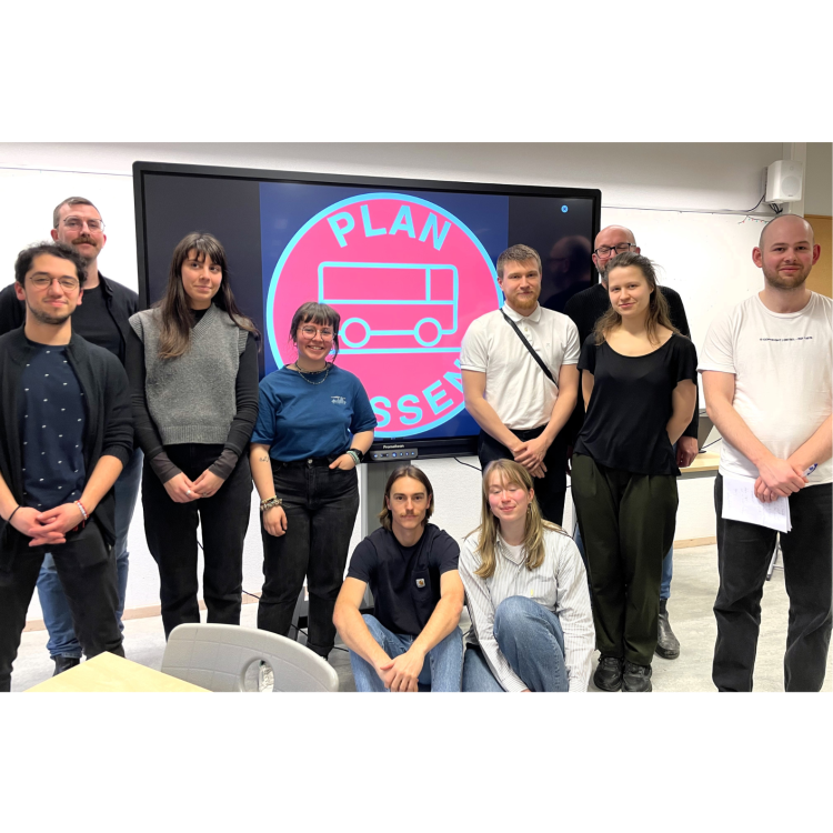 Bilde av studentene fra NTNU Planbussen